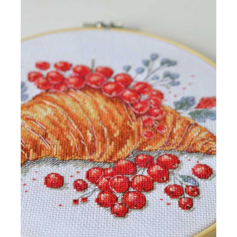 Cross stitch kit Abris Art AH-285 Croissant with currants