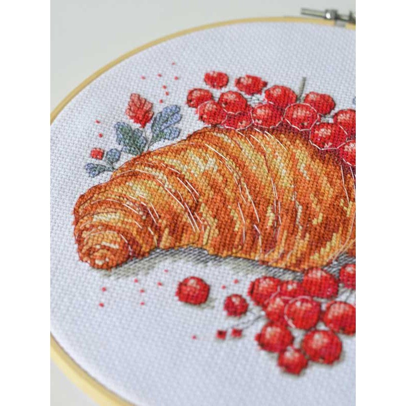 Cross stitch kit Abris Art AH-285 Croissant with currants