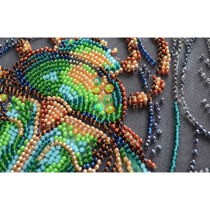 Mid-sized bead embroidery kit Abris Art AMB-105 Emerald beetle