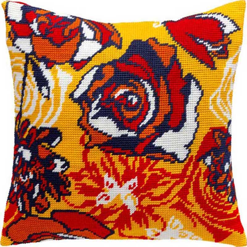 Подушка для вышивки полукрестом Чарівниця V-147 Огненные цветы