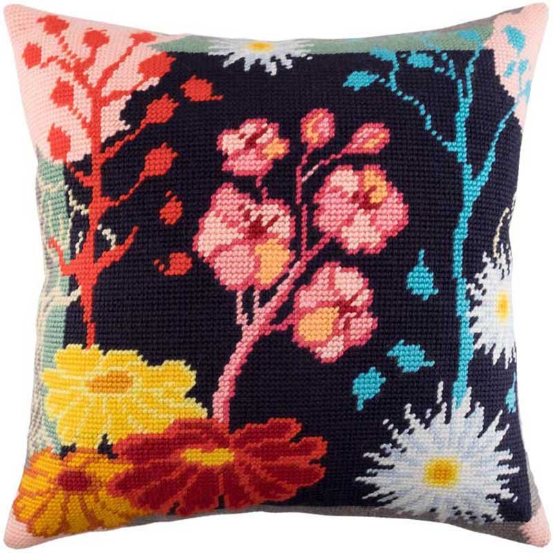 Pillow for embroidery half-cross Charіvnytsya V-169 Marine anemones