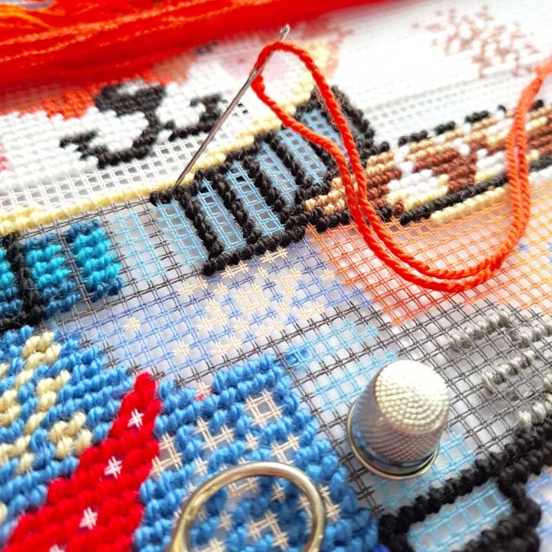 Подушка для вишивки напівхрестом Чарівниця V-511 Тепле какао для лисеняти