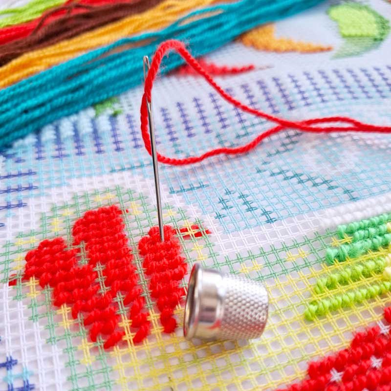 Подушка для вышивки полукрестом Чарівниця V-519 Сельский шарм. Курочка