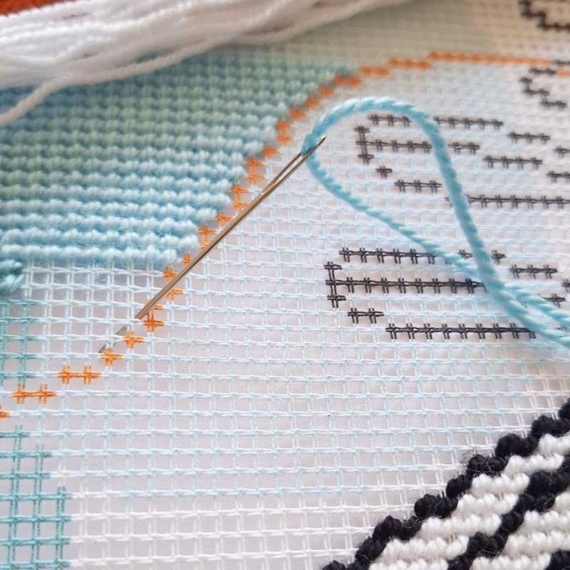 Подушка для вишивки напівхрестом Чарівниця V-530 Легкість вітру