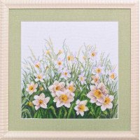 Cross stitch kit Momentos Magicos M-114 Valley of daffodils
