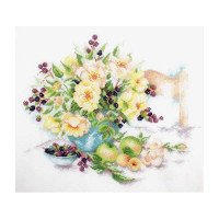 Cross Stitch Kits Classic Design 4542 Roses and berries
