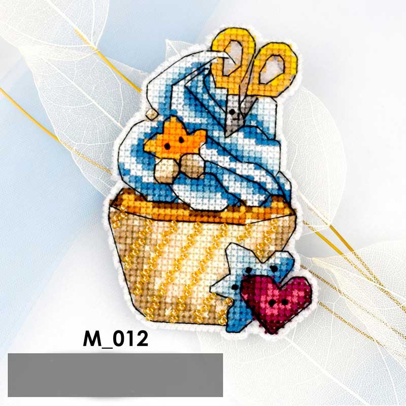 Набір для вишивання хрестиком на пластиковій канві Кольорова М-012 Магніт Мрія рукодільниці