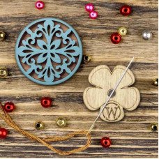 Magnetic needle holder Wonderland Crafts wooden, one-sided