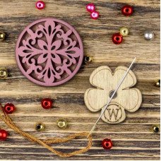 Magnetic needle holder Wonderland Crafts wooden, one-sided