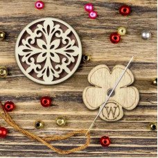 Magnetic needle holder Wonderland Crafts wooden, one-sided