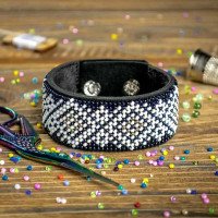 Набор для вышивания бисером на искусственной коже Wonderland Crafts FLBB-051