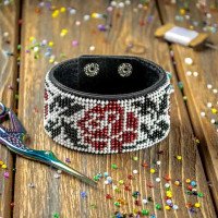 Набір для вишивання бісером на штучній шкірі Wonderland Crafts FLBB-102
