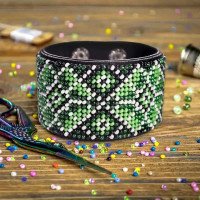 Набор для вышивания бисером на искусственной коже Wonderland Crafts FLBB-115