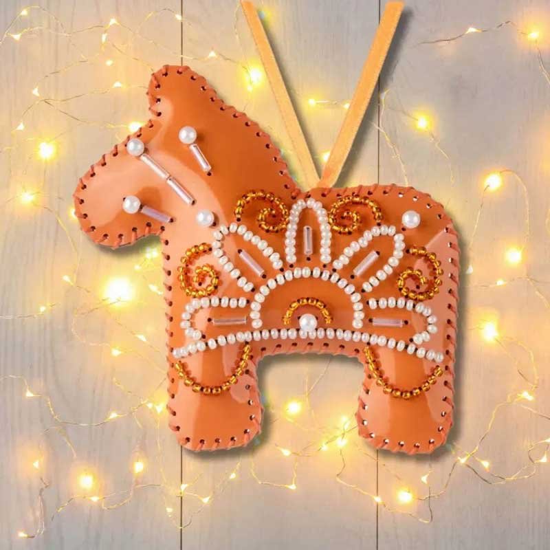 Bead embroidery kit on artificial leather Wonderland Crafts FLBB-163