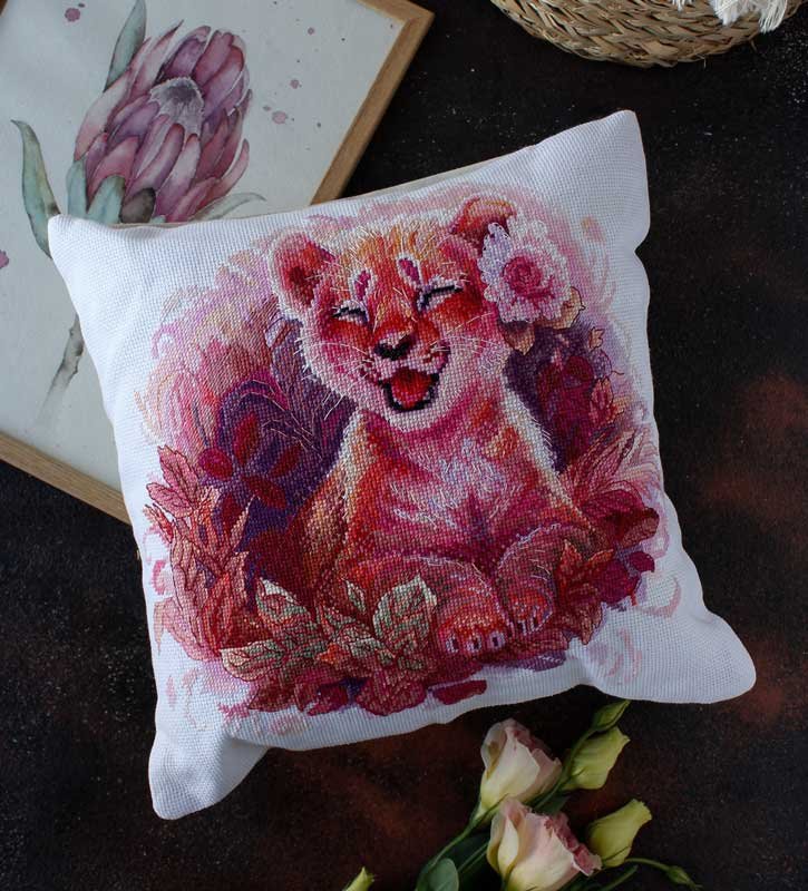 Foto Cross Stitch Pillow Kit Abris Art AHP-006 Little lioness