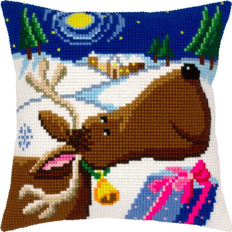 Embroidered Pillow for cross-stitching Charіvnytsya Z-77 Christmas guest Foto Pillow for cross-stitching Charіvnytsya Z-77 Christmas guest