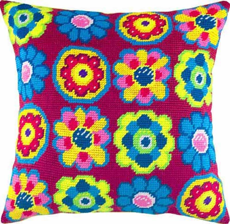 Foto Pillow for embroidery half-cross Charіvnytsya V-108 Fantasy