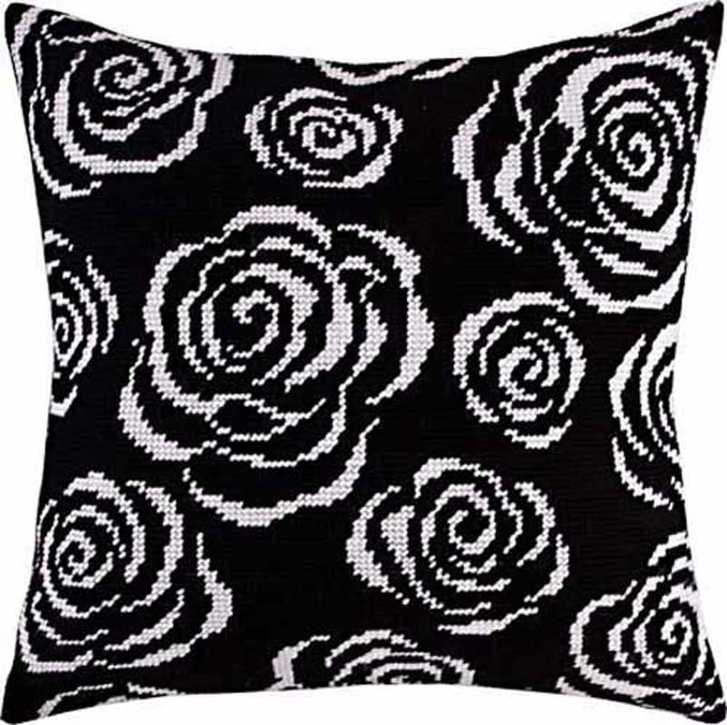 Foto Pillow for embroidery half-cross Charіvnytsya V-117 Roses at night
