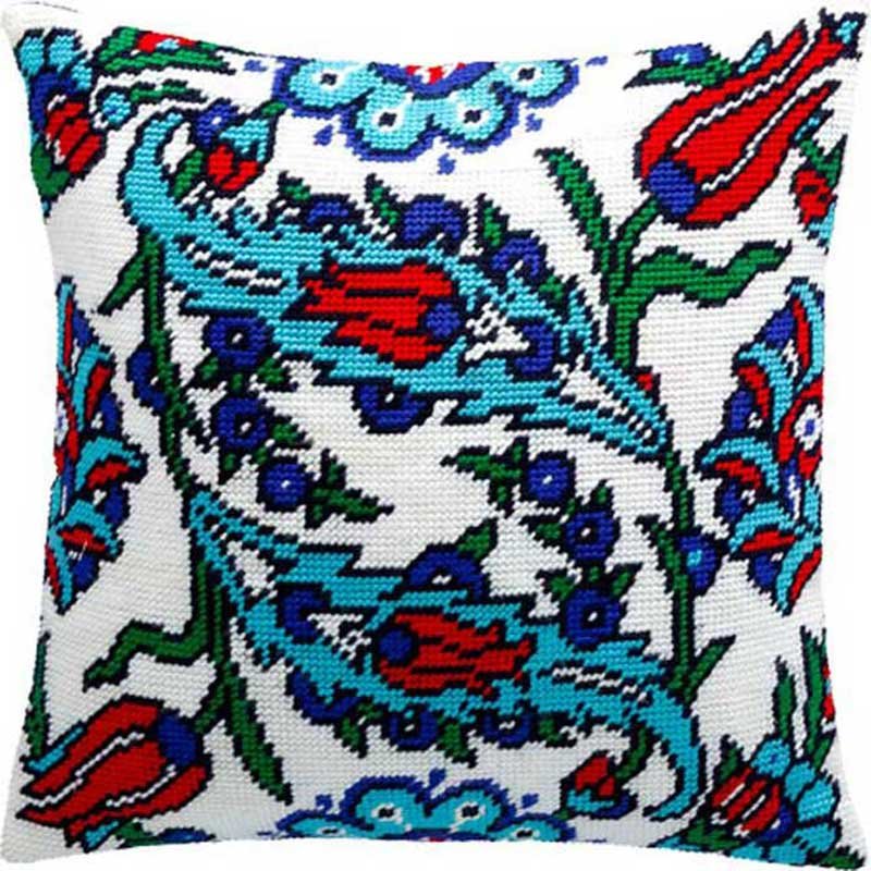 Фото Подушка для вышивки полукрестом Чарівниця V-146 Турецкие цветы