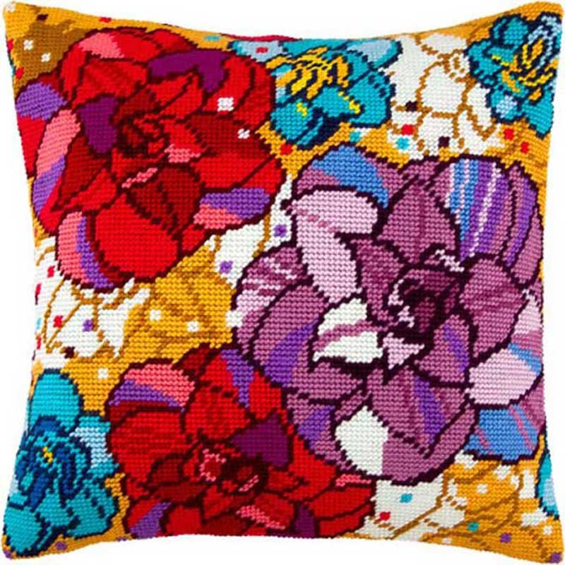 Фото Подушка для вышивки полукрестом Чарівниця V-150 Цветочное конфетти