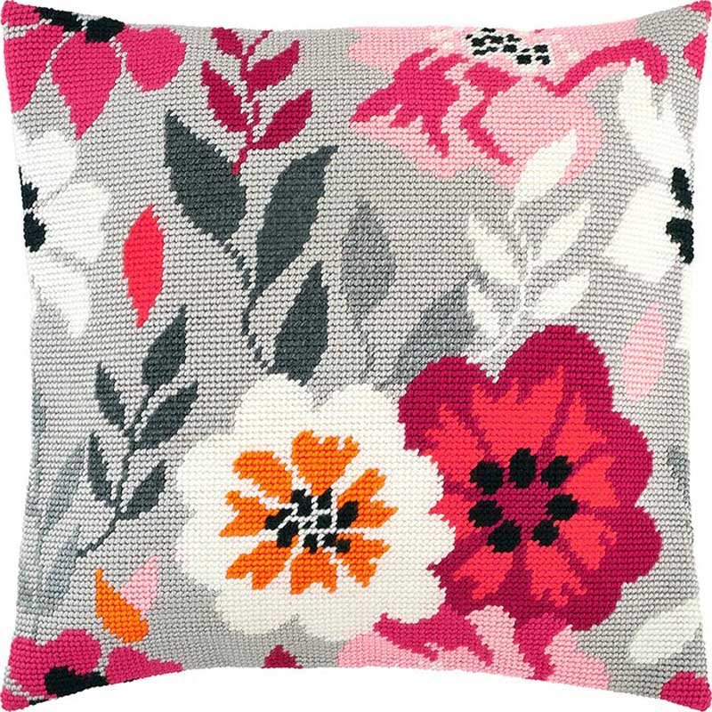 Фото Подушка для вышивки полукрестом Чарівниця V-261 Розовые цветы