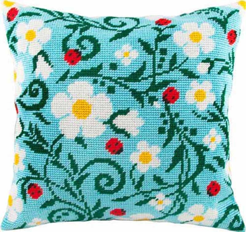 Foto Pillow for embroidery half-cross Charіvnytsya V-91 Strawberries and ladybugs