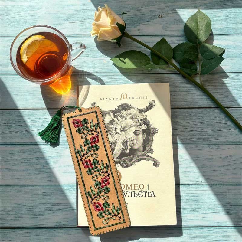 Picture Bookmark embroidery thread kit Wonderland Crafts FLZ-007 Dewdrop Photo Bookmark embroidery thread kit Wonderland Crafts FLZ-007 Dewdrop