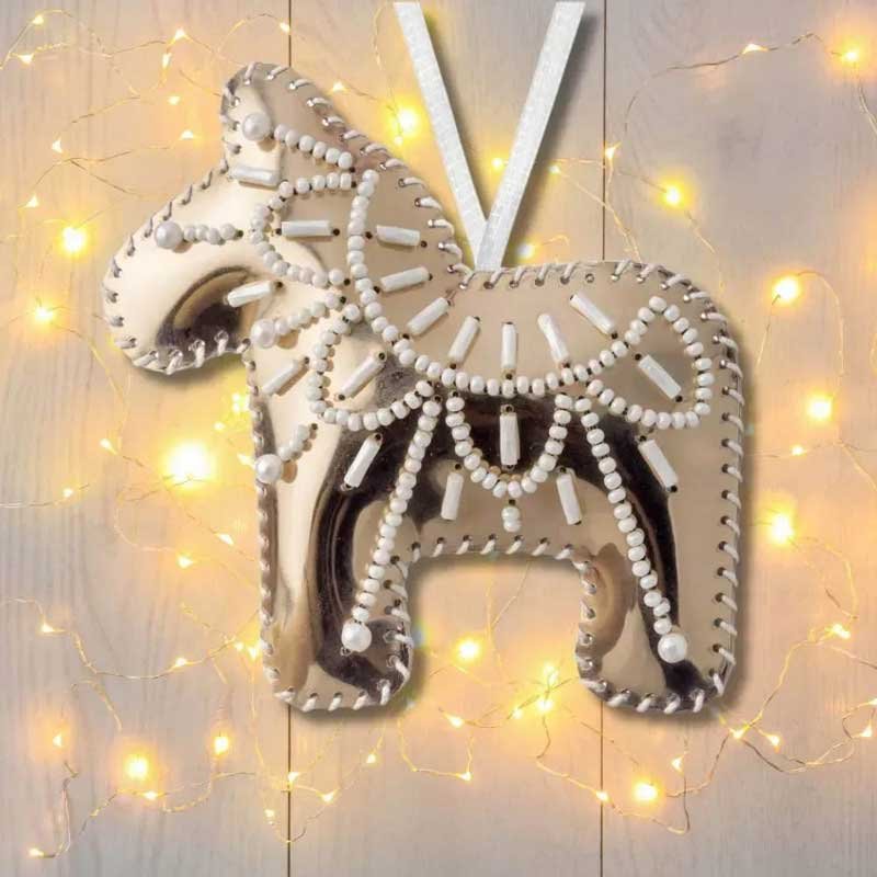 Photo Christmas tree ornament made of beads Wonderland Crafts Horse