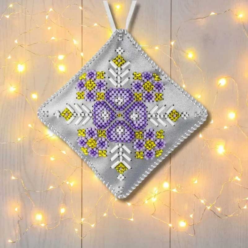 Фото Набор для вышивания бисером на искусственной коже Wonderland Crafts FLBB-171