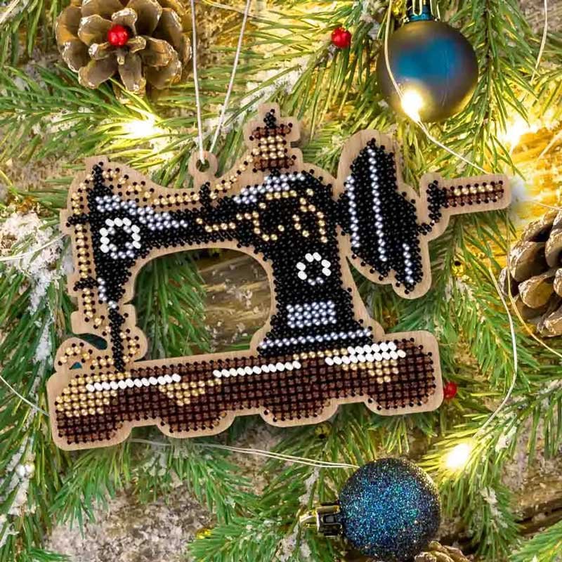 Photo Beadwork on wood Wonderland Crafts FLK-515 Christmas Tree Toys  